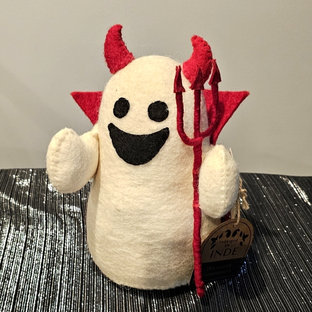 🔥👻 Trending Devil Ghost Decor with Pitchfork NWT Soft Wool 9" tall